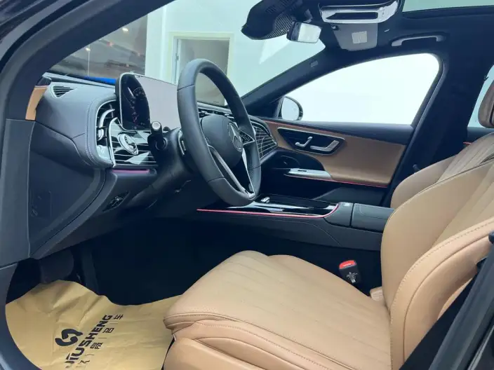 Mercedes-Benz E-Class 2025 Model E 260 L sedan – фото 7