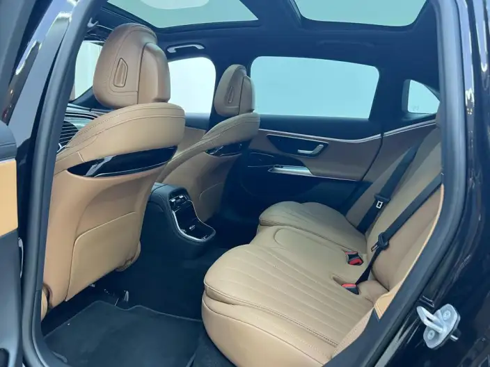 Mercedes-Benz E-Class 2025 Model E 260 L sedan – фото 8
