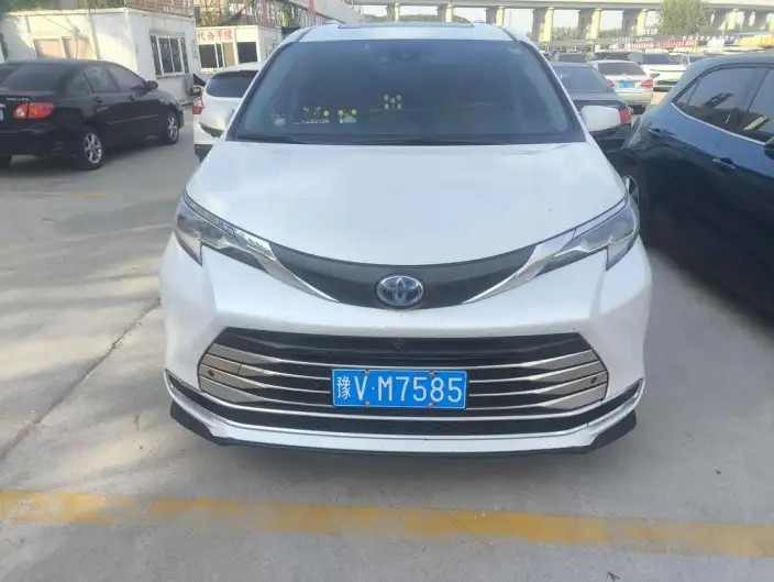 Toyota Sienna 2023 Model Hybrid 2.5L Comfort Edition