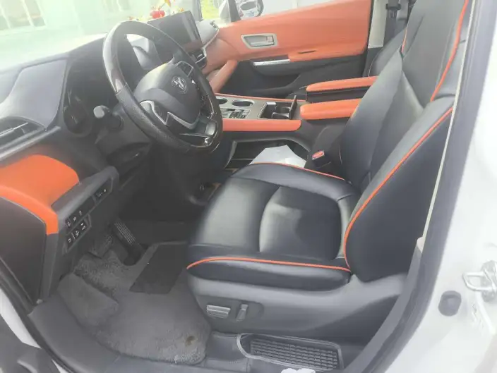 Toyota Sienna 2023 Model Hybrid 2.5L Comfort Edition – фото 7