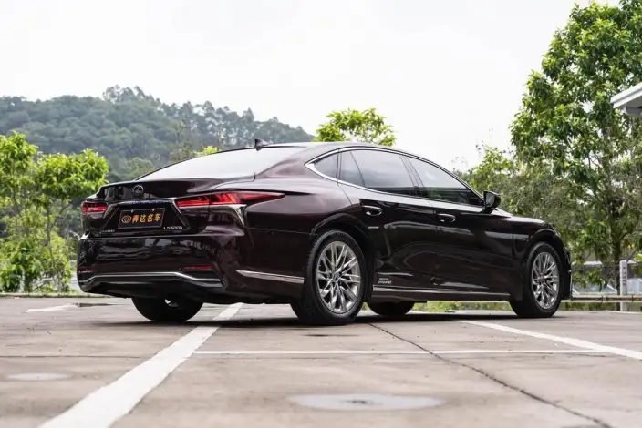 Lexus LS 2020 Model 500h Deluxe Edition China VI – фото 5