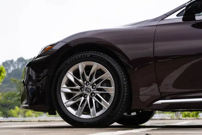 Lexus LS 2020 Model 500h Deluxe Edition China VI – фото 8