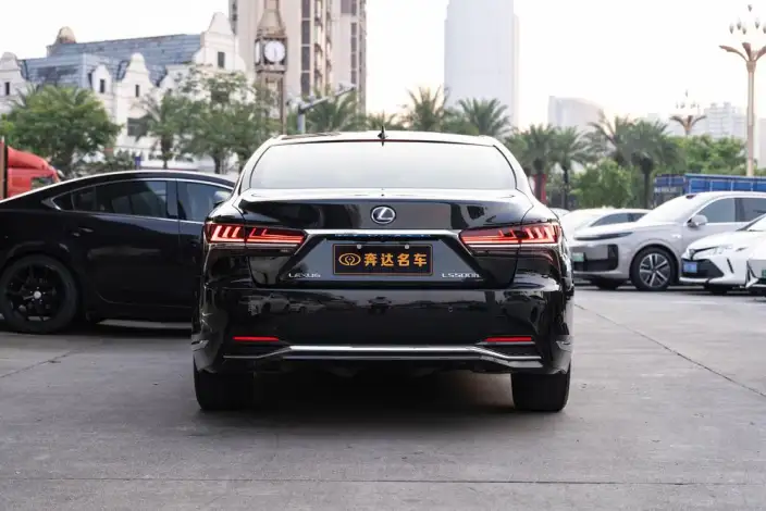Lexus LS 2020 Model 500h Superior Edition China VI – фото 4