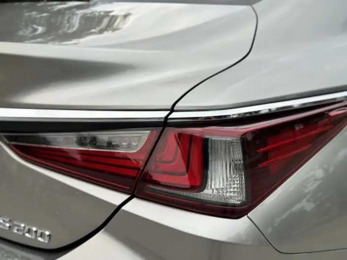 Lexus ES 2022 Model 200 Superior Edition – фото 10