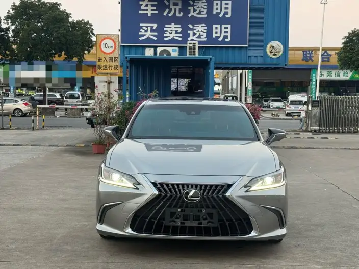 Lexus ES 2022 Model 300h Superior Edition – фото 2