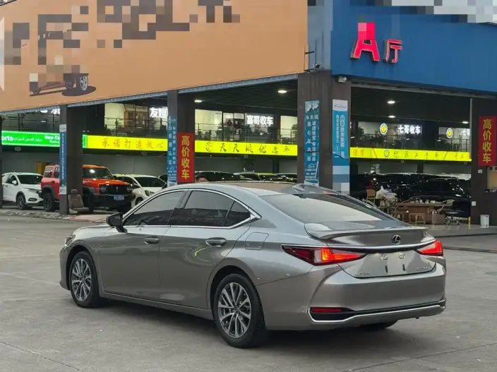 Lexus ES 2022 Model 300h Superior Edition – фото 4