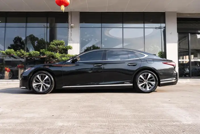 Lexus LS 2021 Model 500h Superior Edition – фото 3