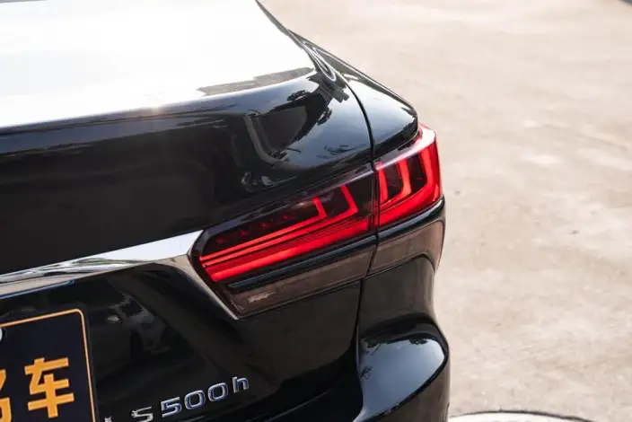 Lexus LS 2021 Model 500h Superior Edition – фото 7