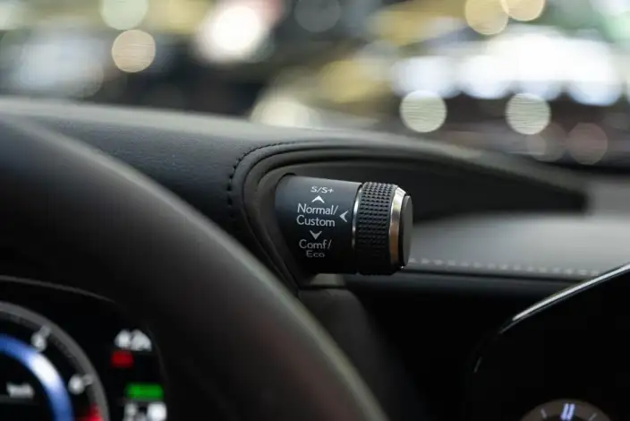 Lexus LS 2021 Model 500h Superior Edition – фото 10