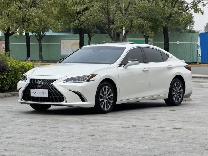 Lexus ES 2022 Model 200 Superior Edition – фото 1