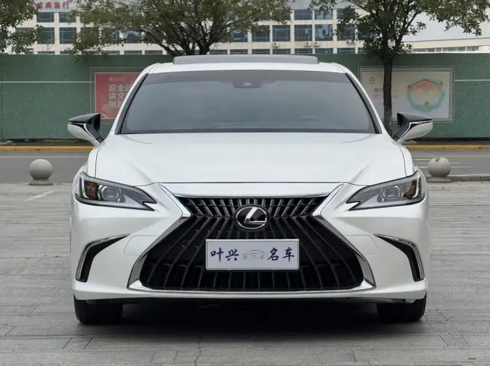 Lexus ES 2022 Model 200 Superior Edition – фото 2