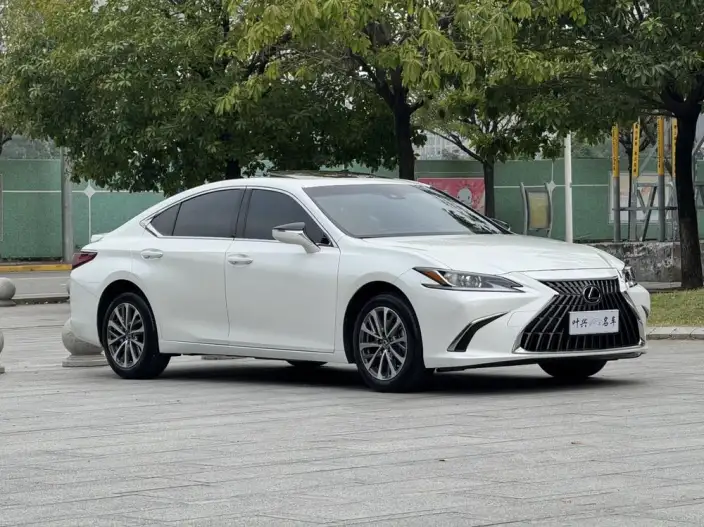 Lexus ES 2022 Model 200 Superior Edition – фото 3