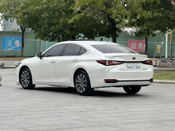 Lexus ES 2022 Model 200 Superior Edition – фото 4