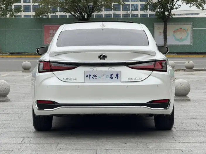 Lexus ES 2022 Model 200 Superior Edition – фото 5