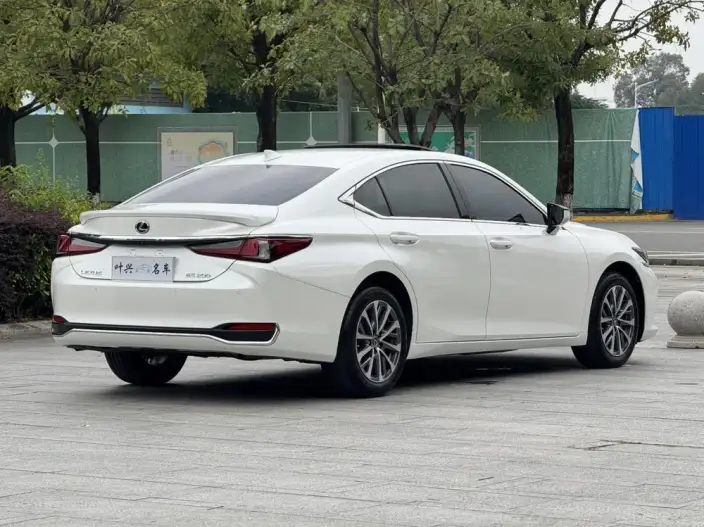Lexus ES 2022 Model 200 Superior Edition – фото 6