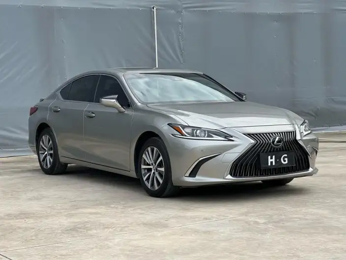 Lexus ES 2021 Model 200 Superior Edition – фото 3