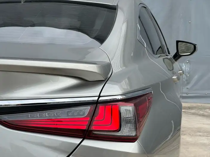 Lexus ES 2021 Model 200 Superior Edition – фото 9