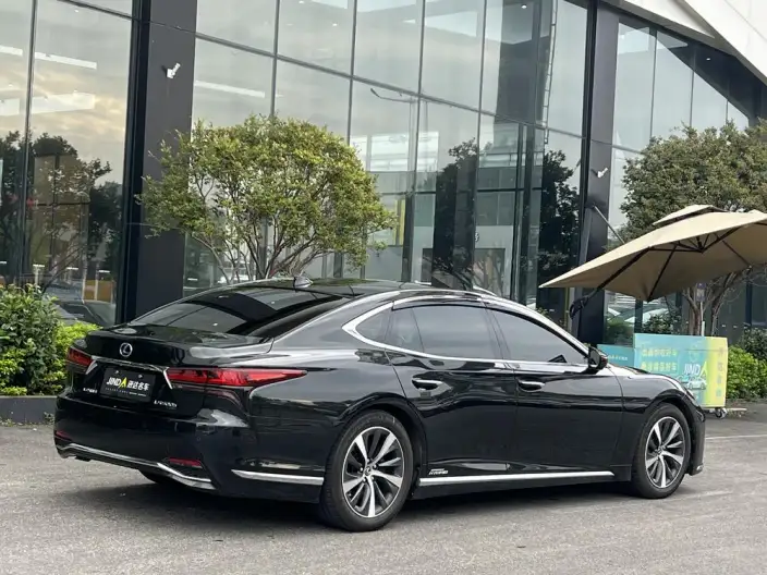 Lexus LS 2021 Model 500h Superior Edition – фото 2