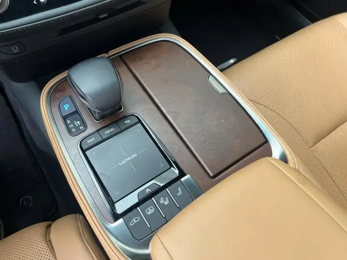 Lexus LS 2021 Model 500h Superior Edition – фото 4