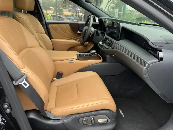 Lexus LS 2021 Model 500h Superior Edition – фото 10