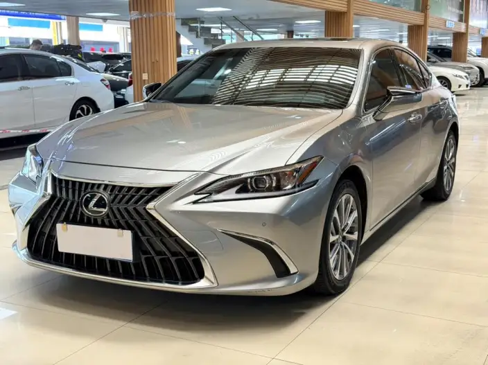 Lexus ES 2022 Model 200 Superior Edition – фото 1