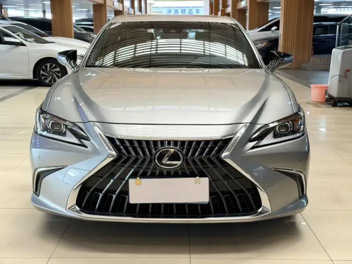 Lexus ES 2022 Model 200 Superior Edition – фото 2