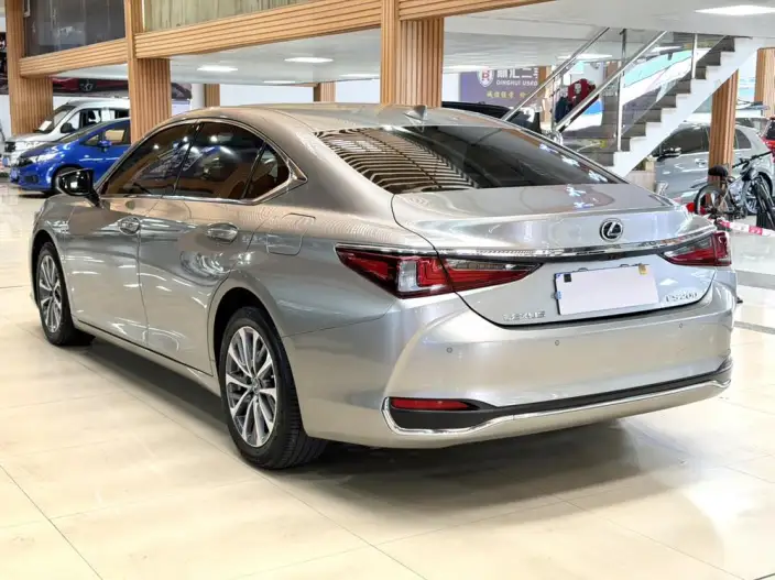 Lexus ES 2022 Model 200 Superior Edition – фото 4