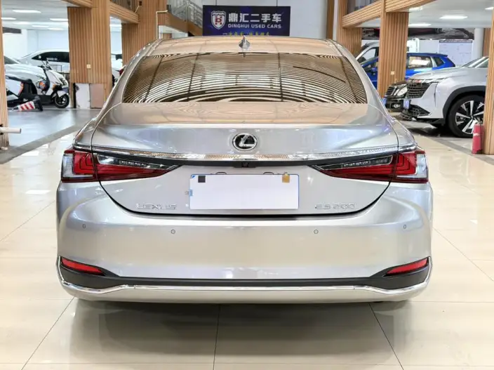 Lexus ES 2022 Model 200 Superior Edition – фото 5