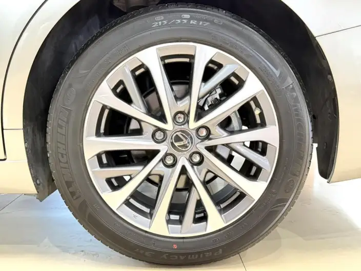 Lexus ES 2022 Model 200 Superior Edition – фото 7