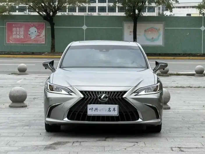 Lexus ES 2022 Model 300h Superior Edition – фото 2