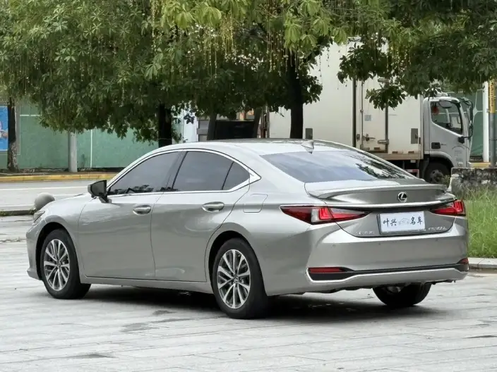 Lexus ES 2022 Model 300h Superior Edition – фото 4