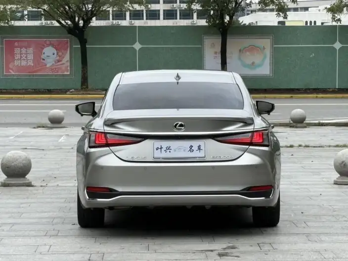 Lexus ES 2022 Model 300h Superior Edition – фото 5
