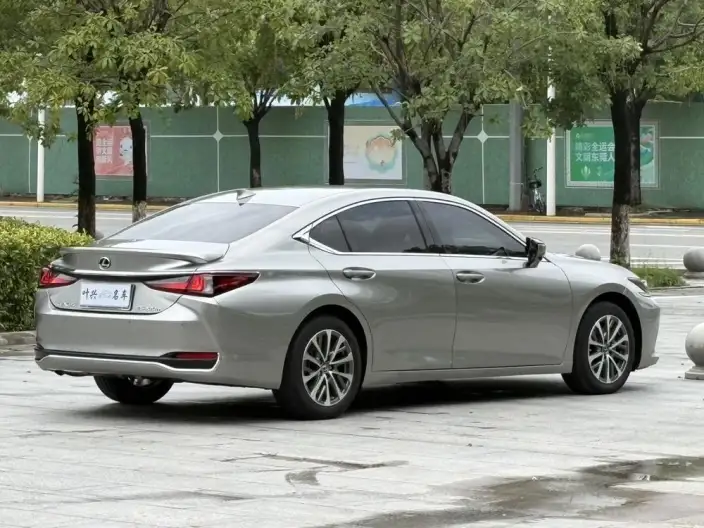 Lexus ES 2022 Model 300h Superior Edition – фото 6