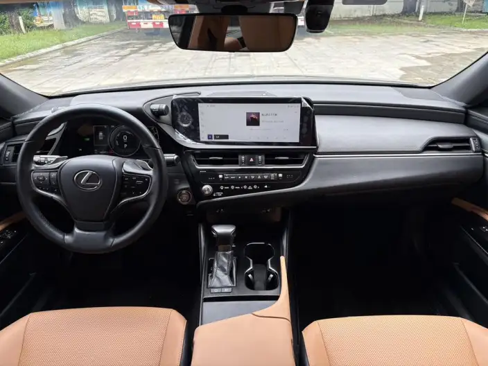 Lexus ES 2022 Model 300h Superior Edition – фото 8