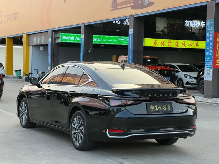 Lexus ES 2025 Model 200 Premium – фото 4