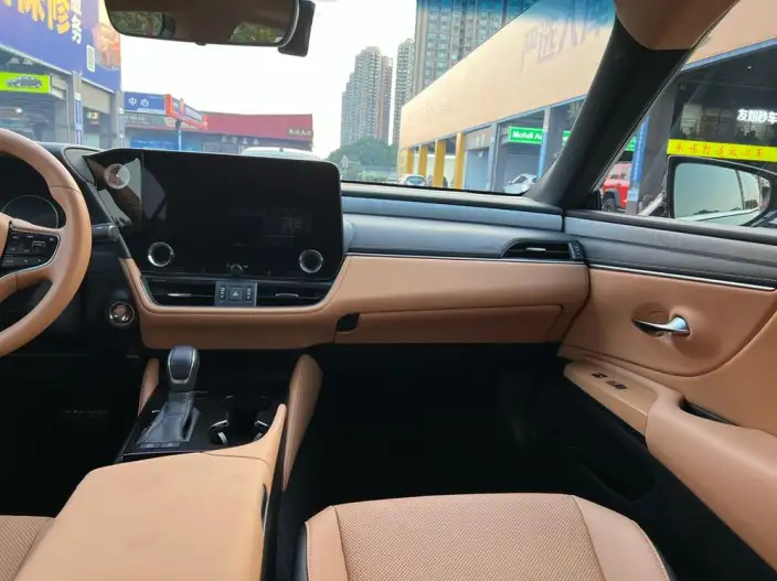 Lexus ES 2025 Model 200 Premium – фото 7