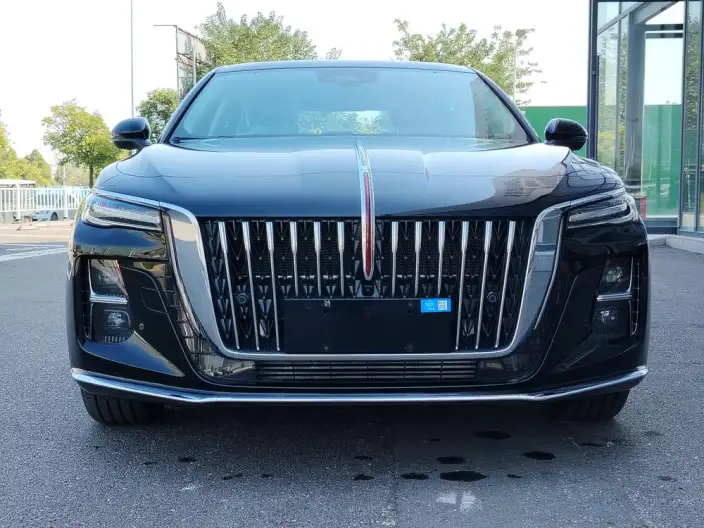 Hongqi H5 2025 Model 2.0T Automatic Flag Enjoy Edition