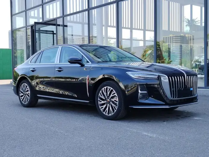 Hongqi H5 2025 Model 2.0T Automatic Flag Enjoy Edition