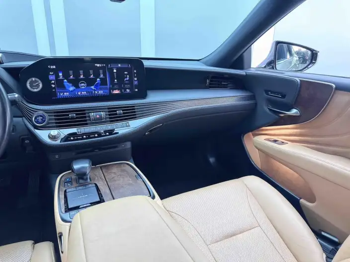 Lexus LS 2021 Model 500h Superior Edition – фото 7