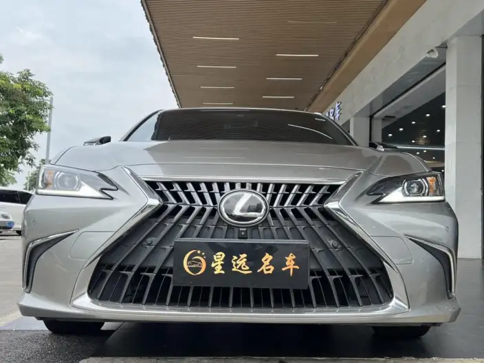 Lexus ES 2022 Model 200 Superior Edition – фото 2