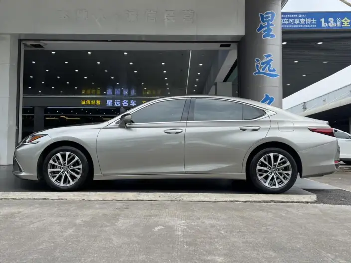 Lexus ES 2022 Model 200 Superior Edition – фото 4
