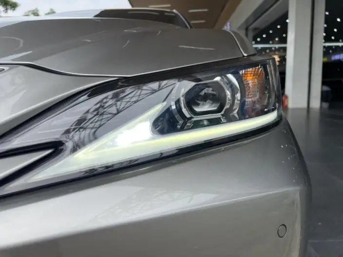 Lexus ES 2022 Model 200 Superior Edition – фото 9