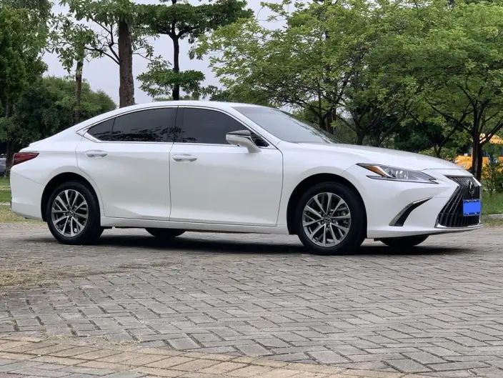 Lexus ES 2022 Model 200 Superior Edition – фото 3