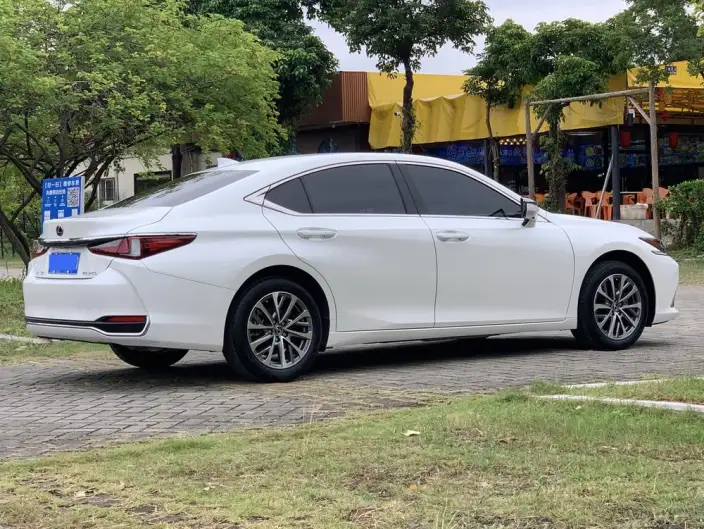 Lexus ES 2022 Model 200 Superior Edition – фото 6
