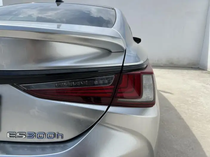 Lexus ES 2021 Model 300h Superior Edition – фото 7