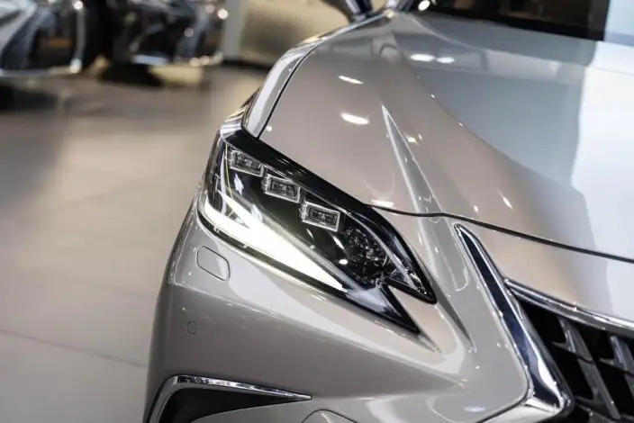Lexus ES 2022 Model 300h Premium – фото 6