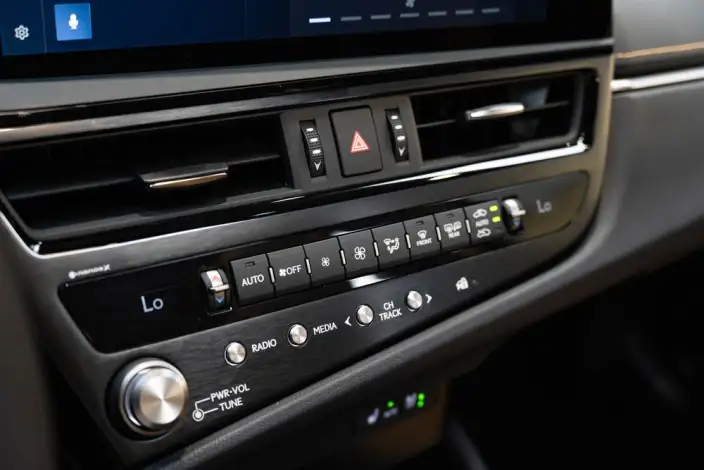 Lexus ES 2022 Model 300h Premium – фото 9