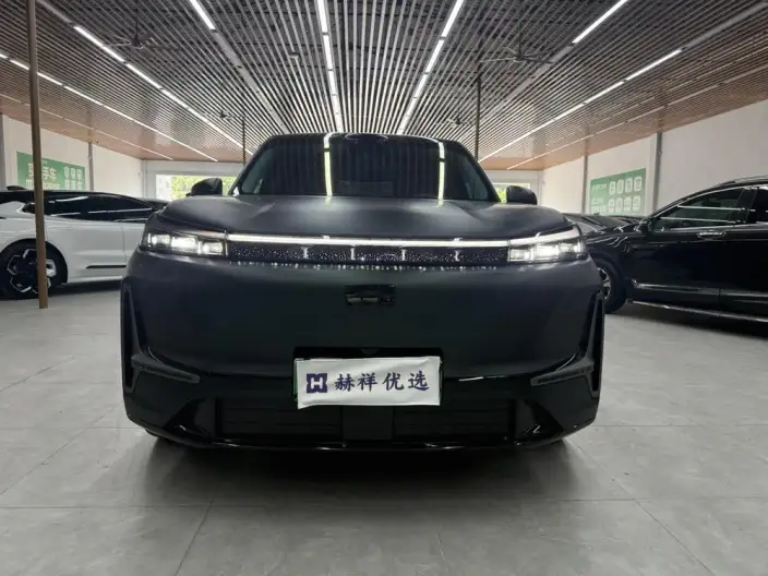 Geely M9 2025 Model 210km 4WD Pilot Edition