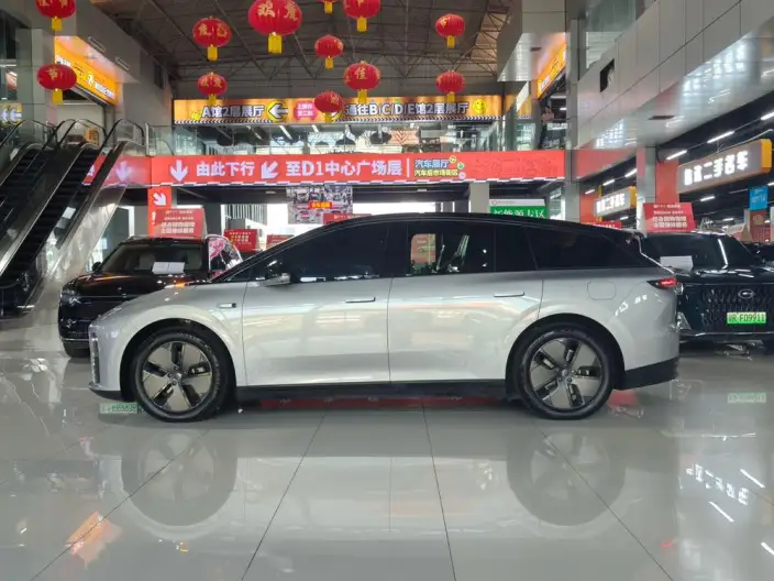 Li Auto i6 2025 Model 2WD Standard Edition