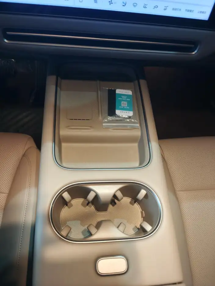 Li Auto i6 2025 Model 2WD Standard Edition – фото 10